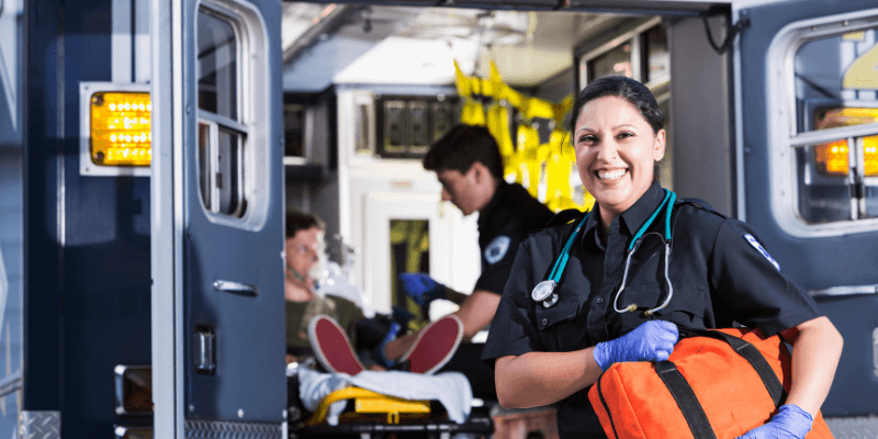 How to get qualified as a paramedic